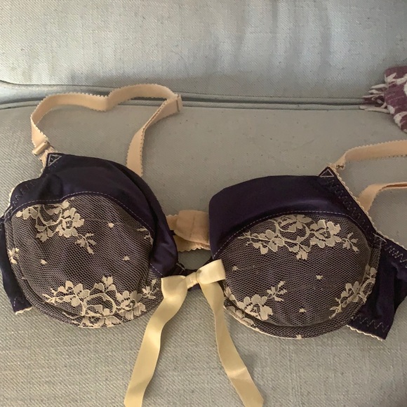 Beautiful blue with cream lace bra - Picture 1 of 3